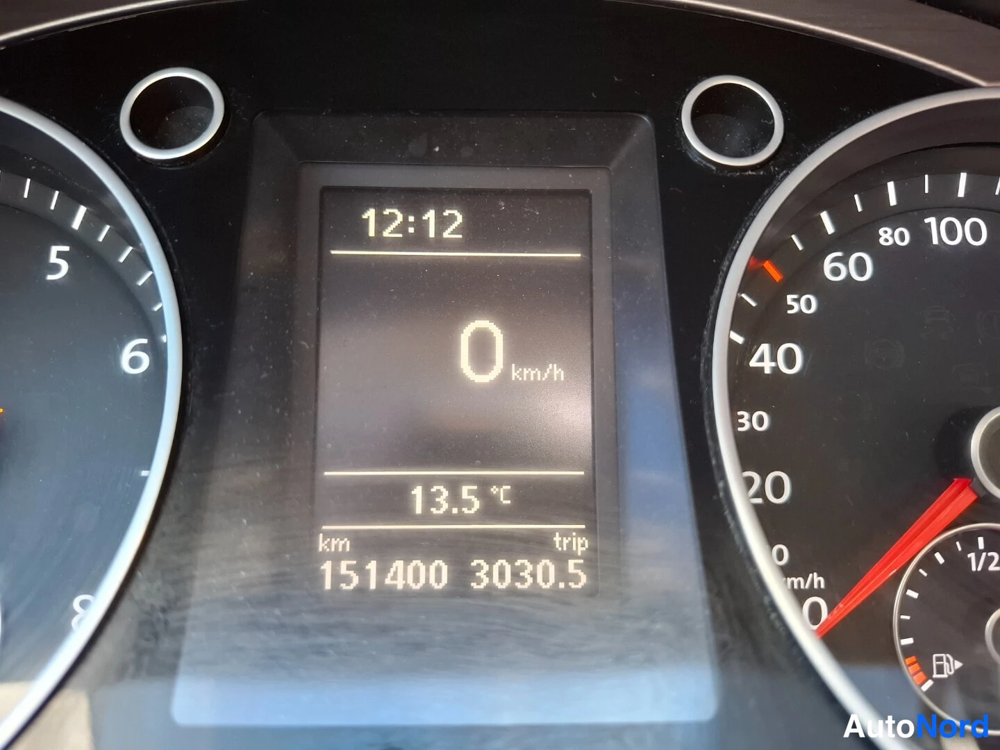 Valkoinen Volkswagen Passat Variant 2014, yksityiskohta, kuva 17