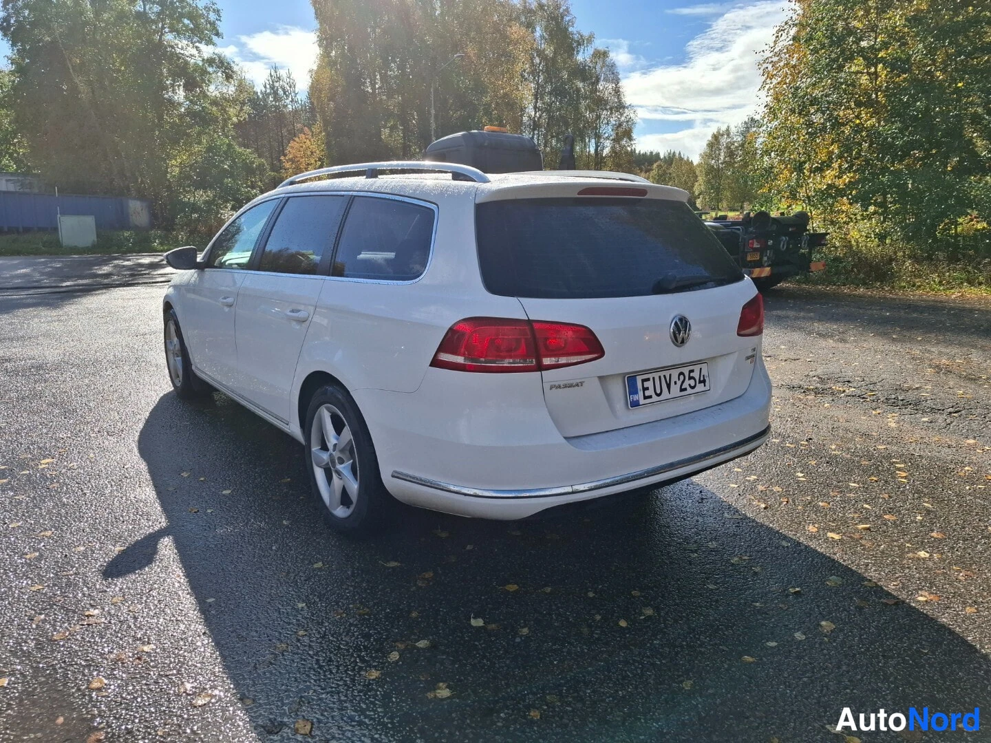 Valkoinen Volkswagen Passat Variant 2014, takaviisto, kuva 6