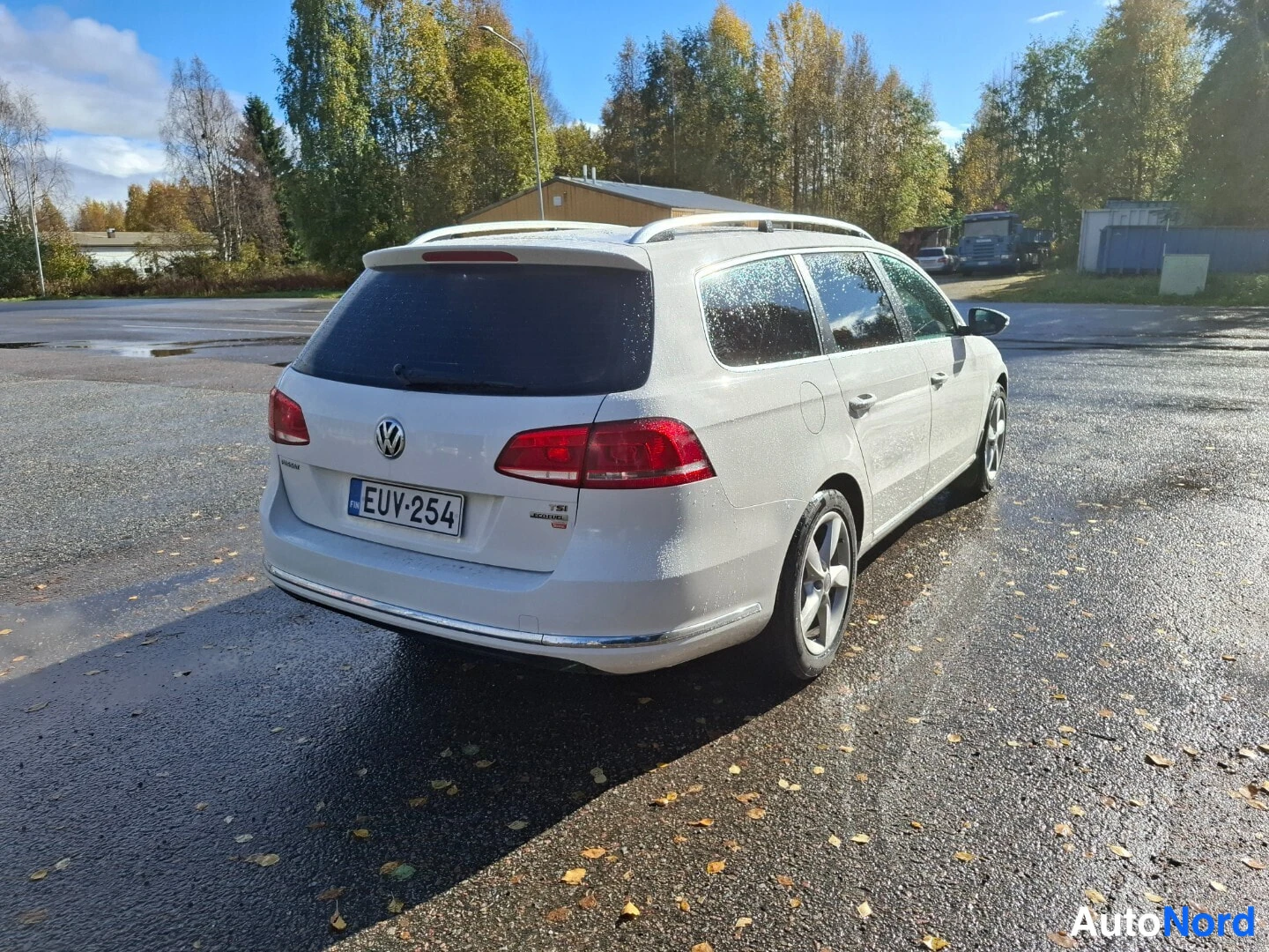Valkoinen Volkswagen Passat Variant 2014, takaviisto, kuva 7
