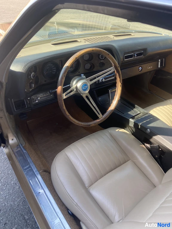 Kulta Chevrolet Camaro 1970, ohjaamo, kuva 9