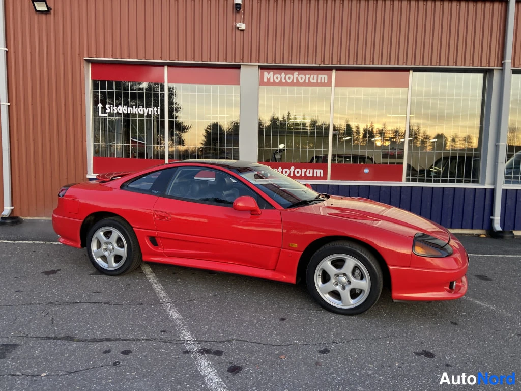 Punainen Dodge Stealth 1992, etuviisto, keula oikealle, kuva 2