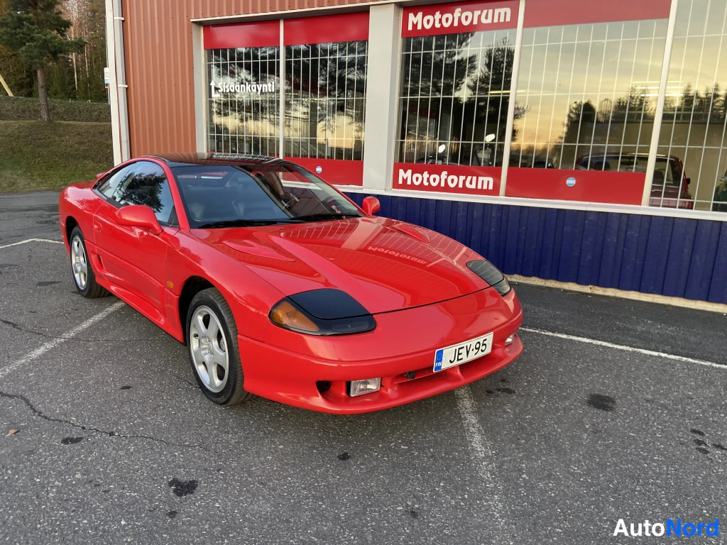 Punainen Dodge Stealth 1992, etuviisto, keula oikealle, kuva 3