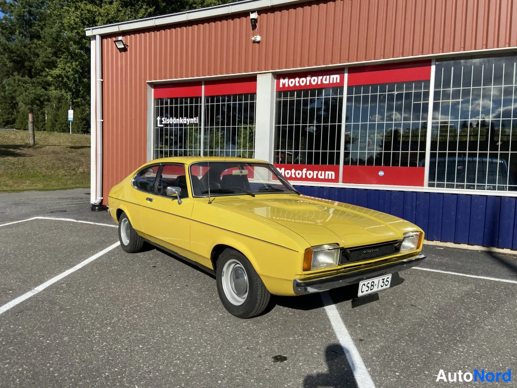Keltainen Ford Capri 1974, etuviisto, keula oikealle, kuva 2