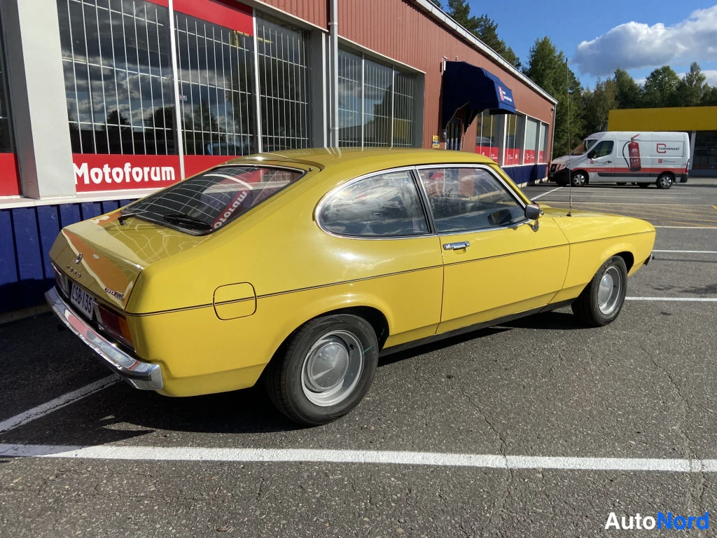 Keltainen Ford Capri 1974, takaviisto, kuva 9