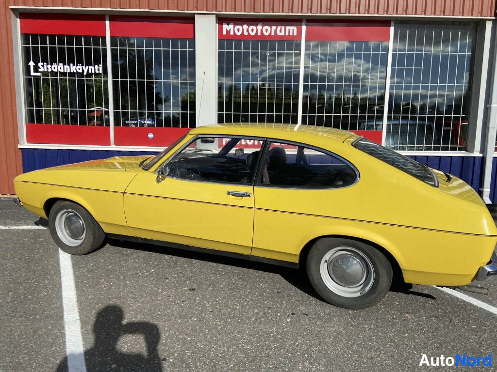Keltainen Ford Capri 1974, sivulta, kuva 5