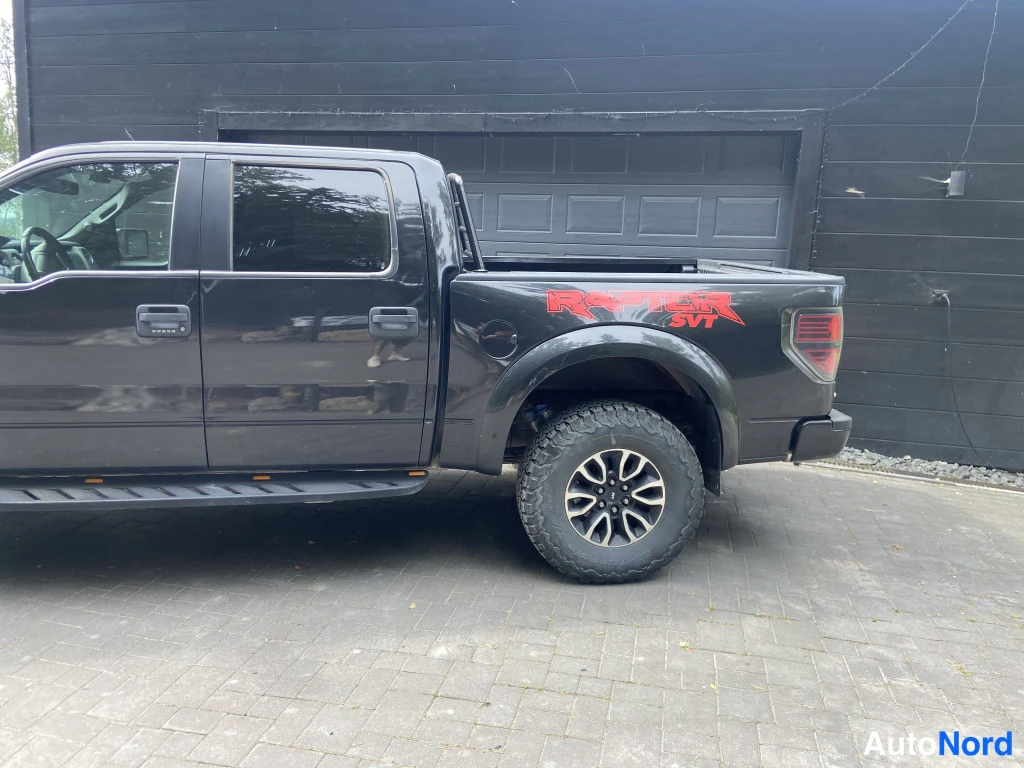 Musta Ford F-150 2012, sivulta, kuva 4