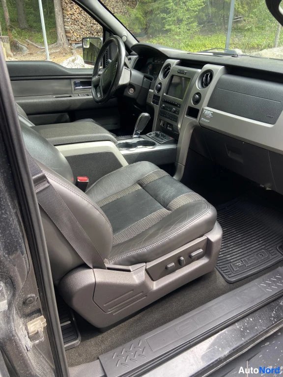 Musta Ford F-150 2012, ohjaamo, kuva 7