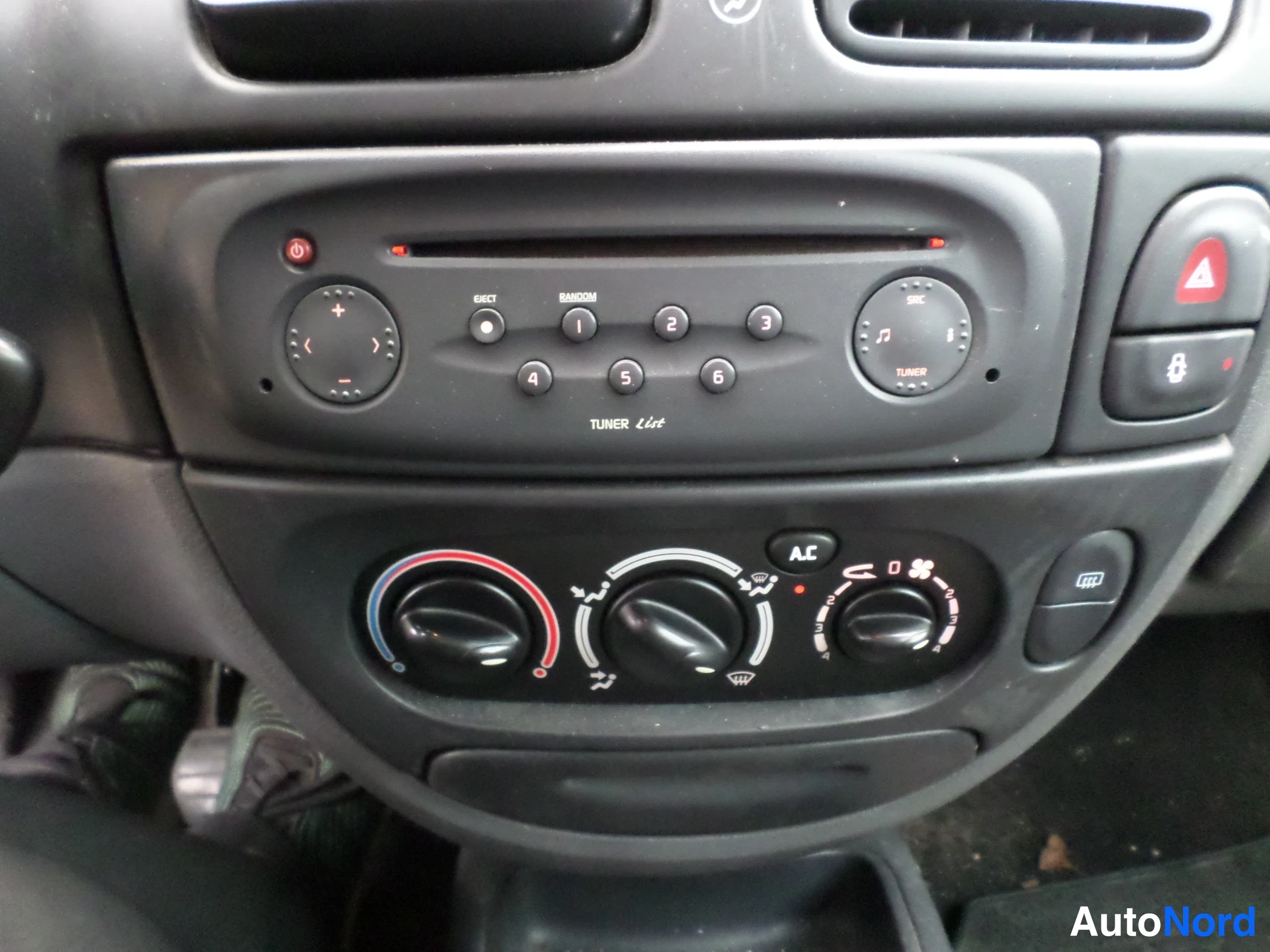 Sininen Renault MEGANE 2001, yksityiskohta, kuva 11