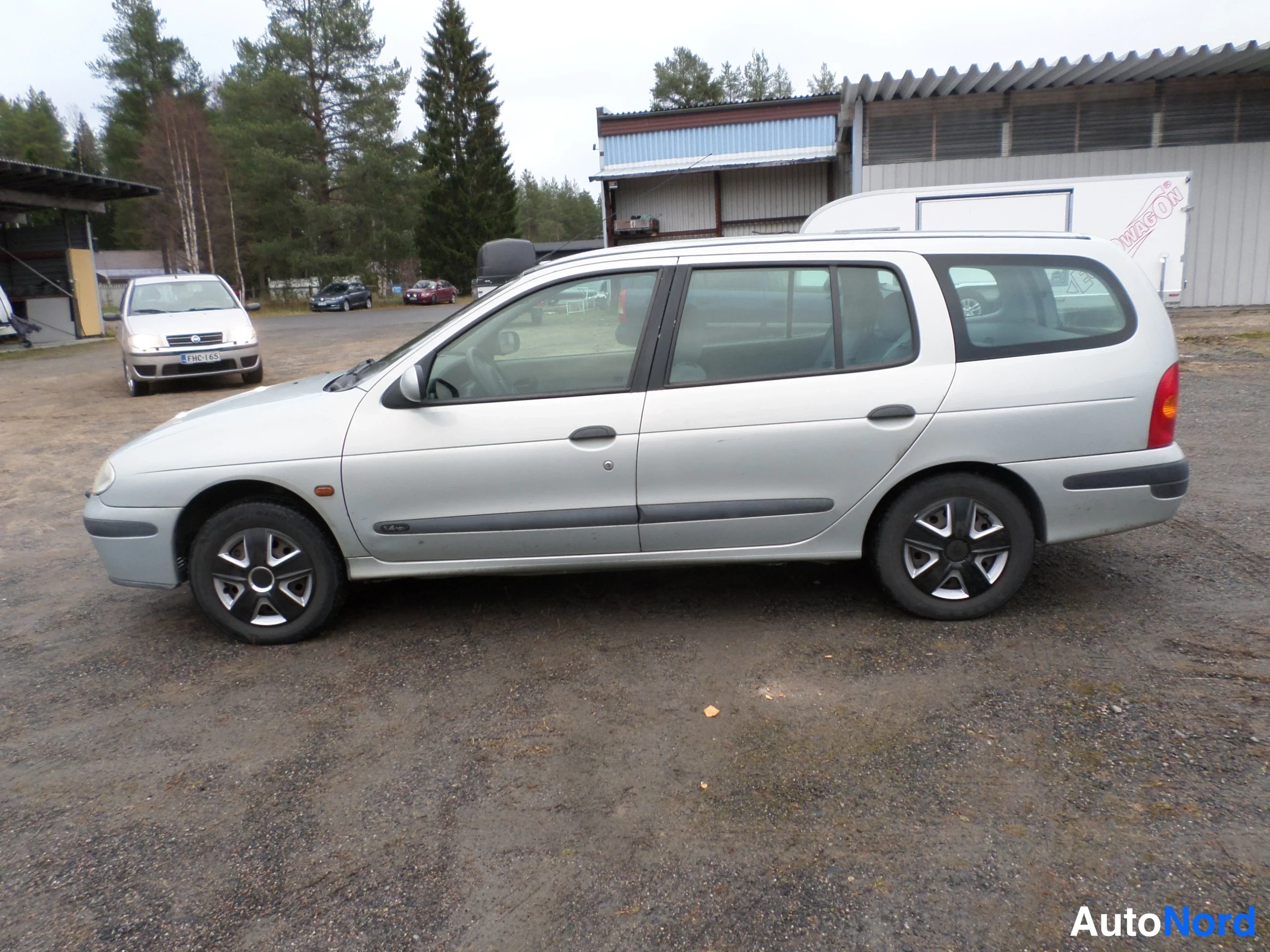 Sininen Renault MEGANE 2001, etuviisto, keula vasemmalle, kuva 8