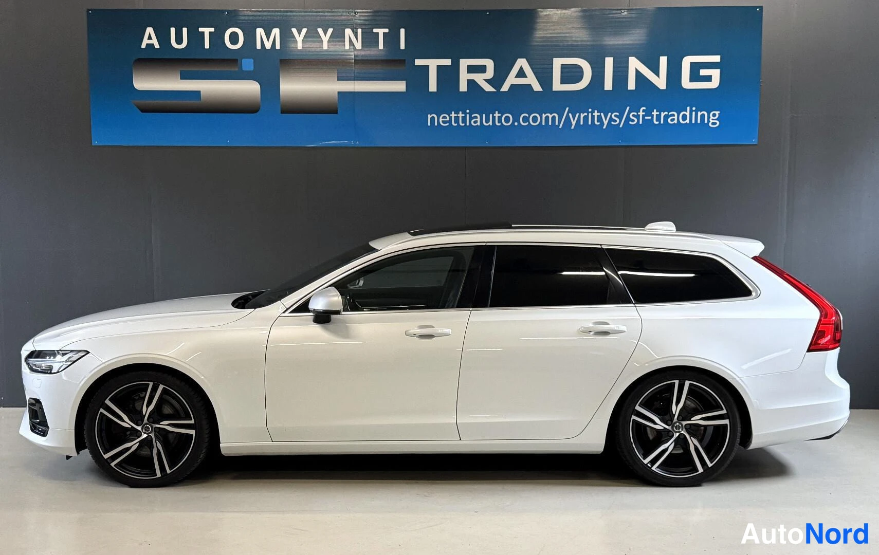 Valkoinen Volvo V90 2018, kuva 2