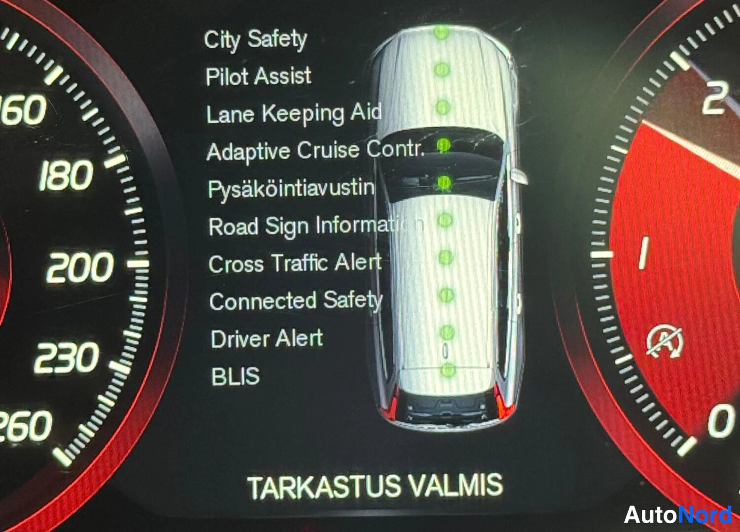 Valkoinen Volvo V90 2018, kuva 16