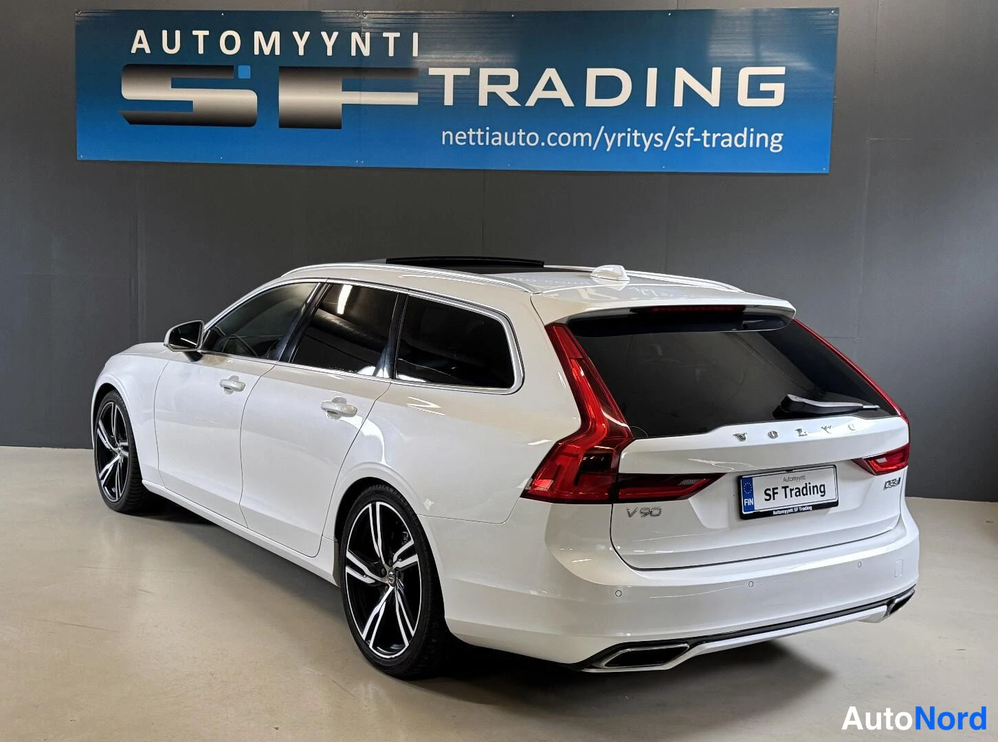 Valkoinen Volvo V90 2018, kuva 6