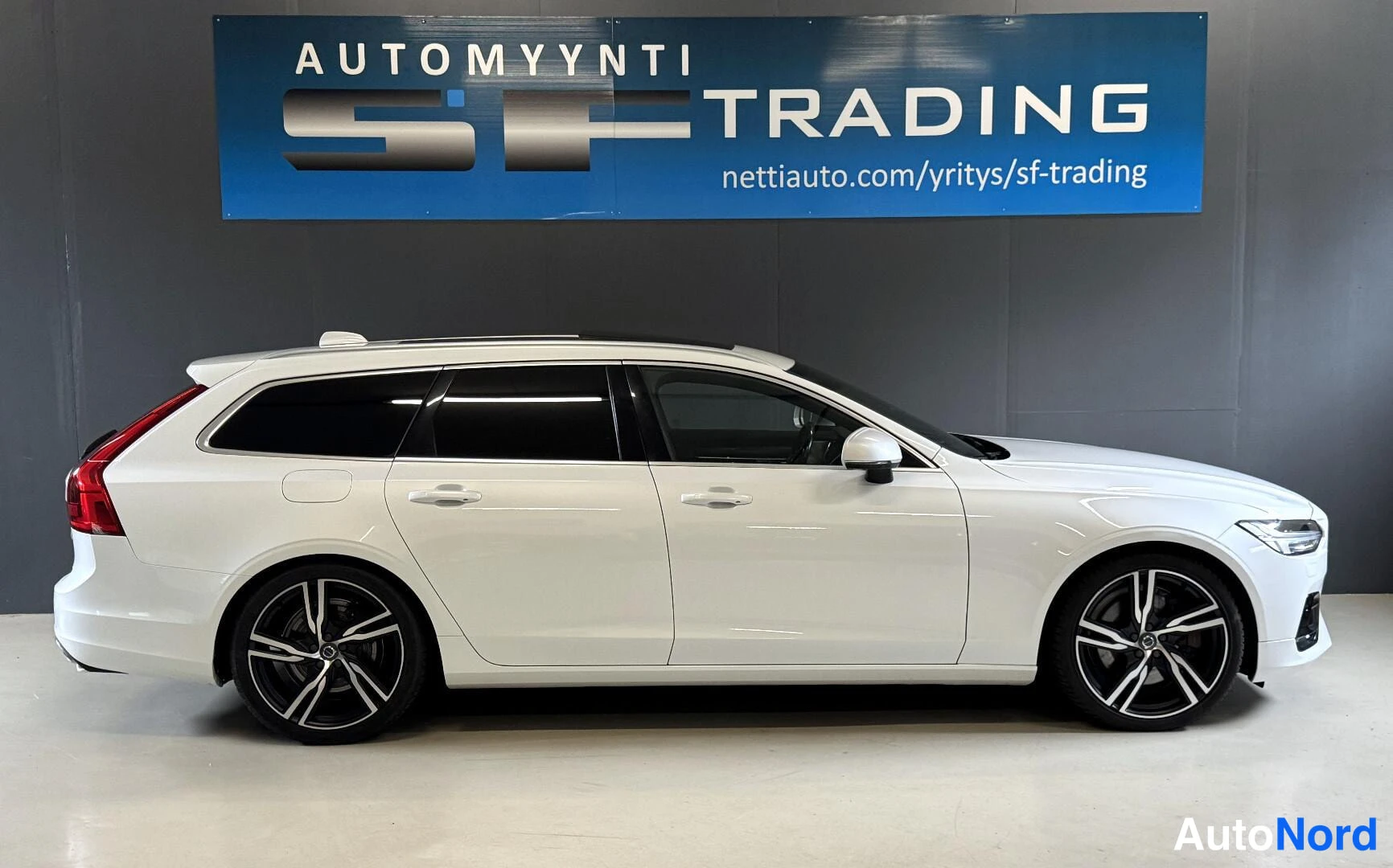 Valkoinen Volvo V90 2018, kuva 3