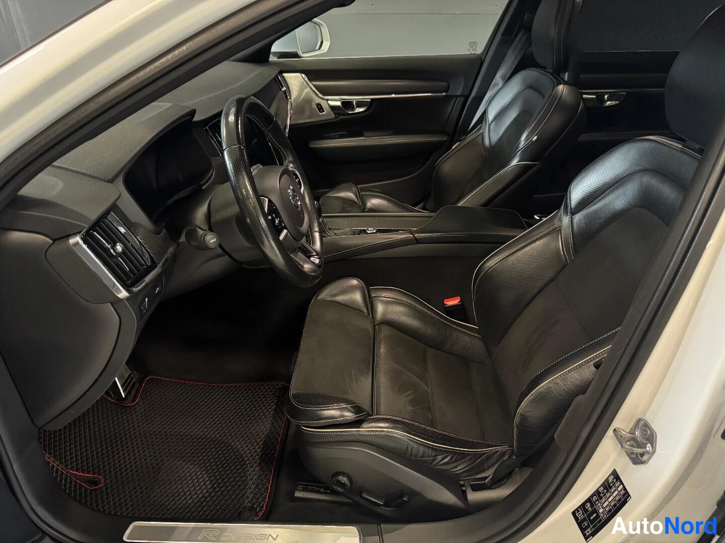 Valkoinen Volvo V90 2018, kuva 9