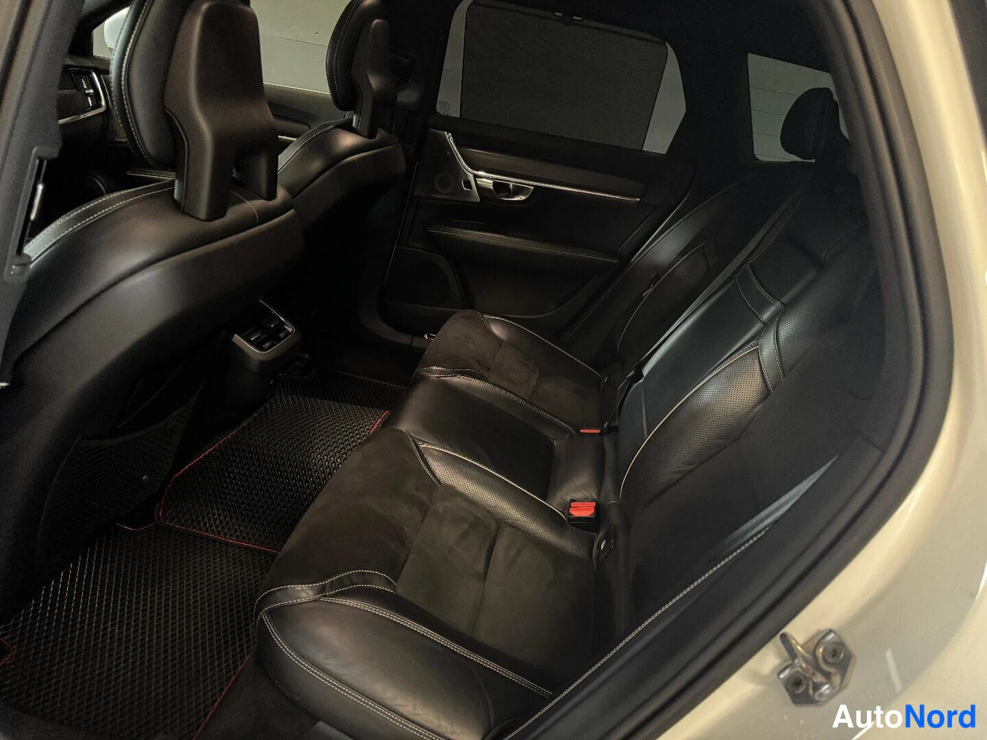 Valkoinen Volvo V90 2018, kuva 15
