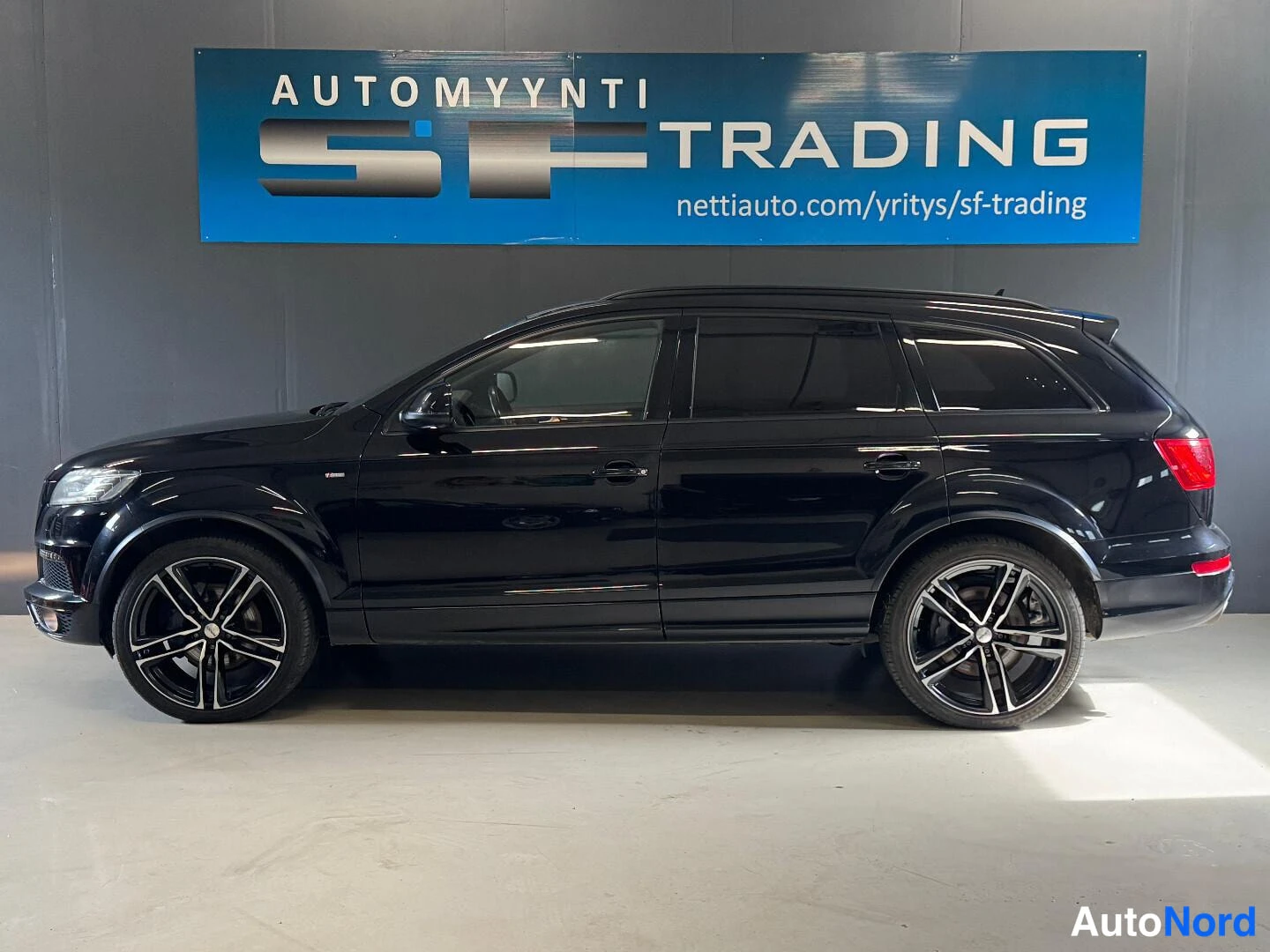 Musta Audi Q7 2012, kuva 5