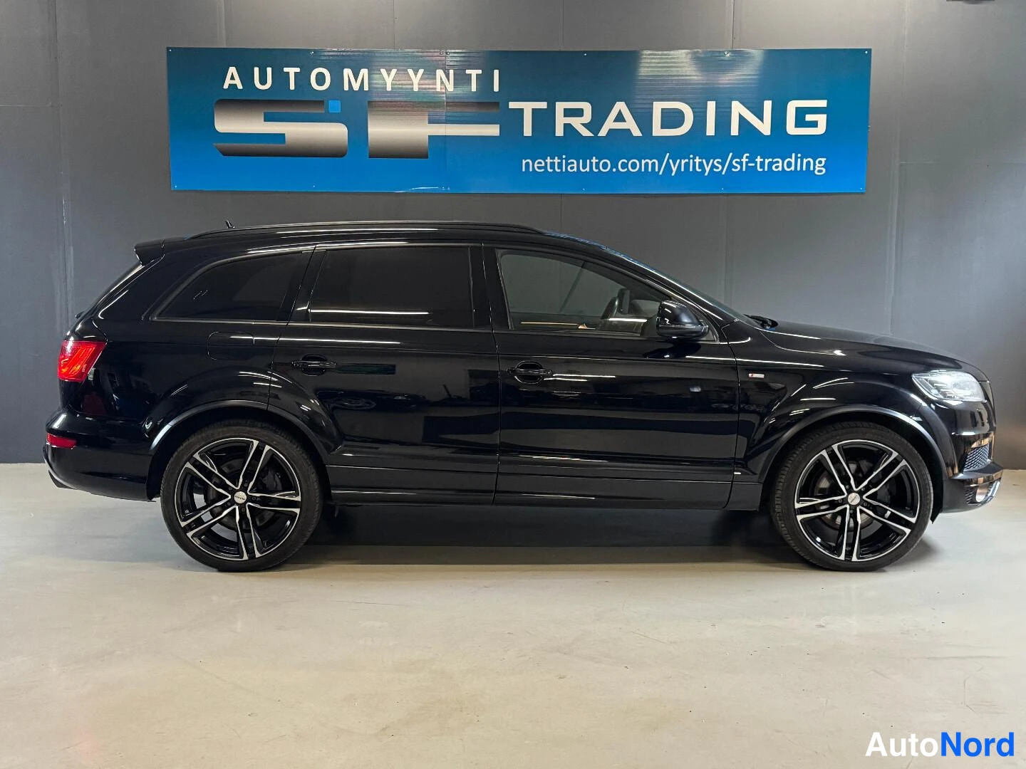 Musta Audi Q7 2012, kuva 4