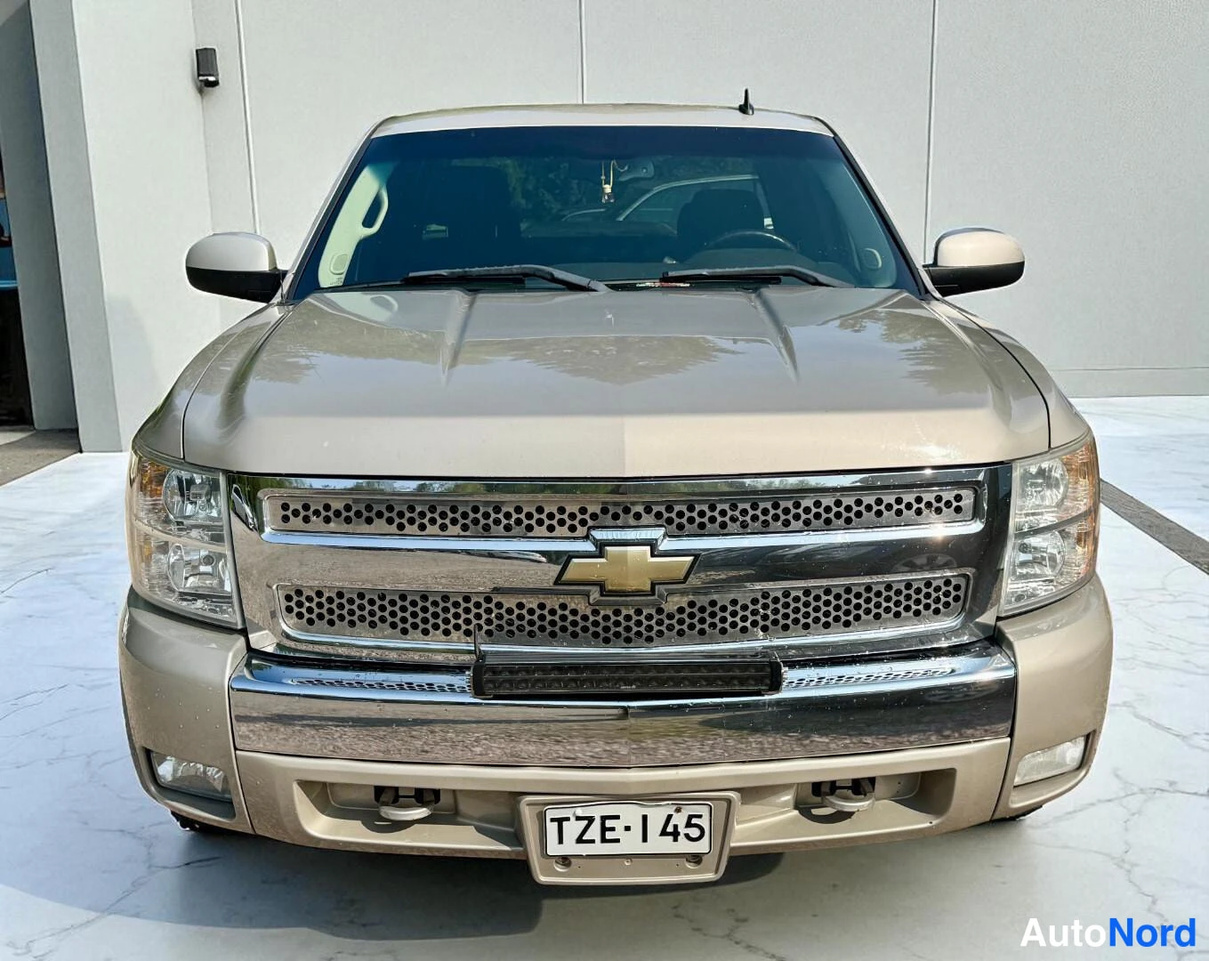 Beige Chevrolet Silverado 2008, kuva 4