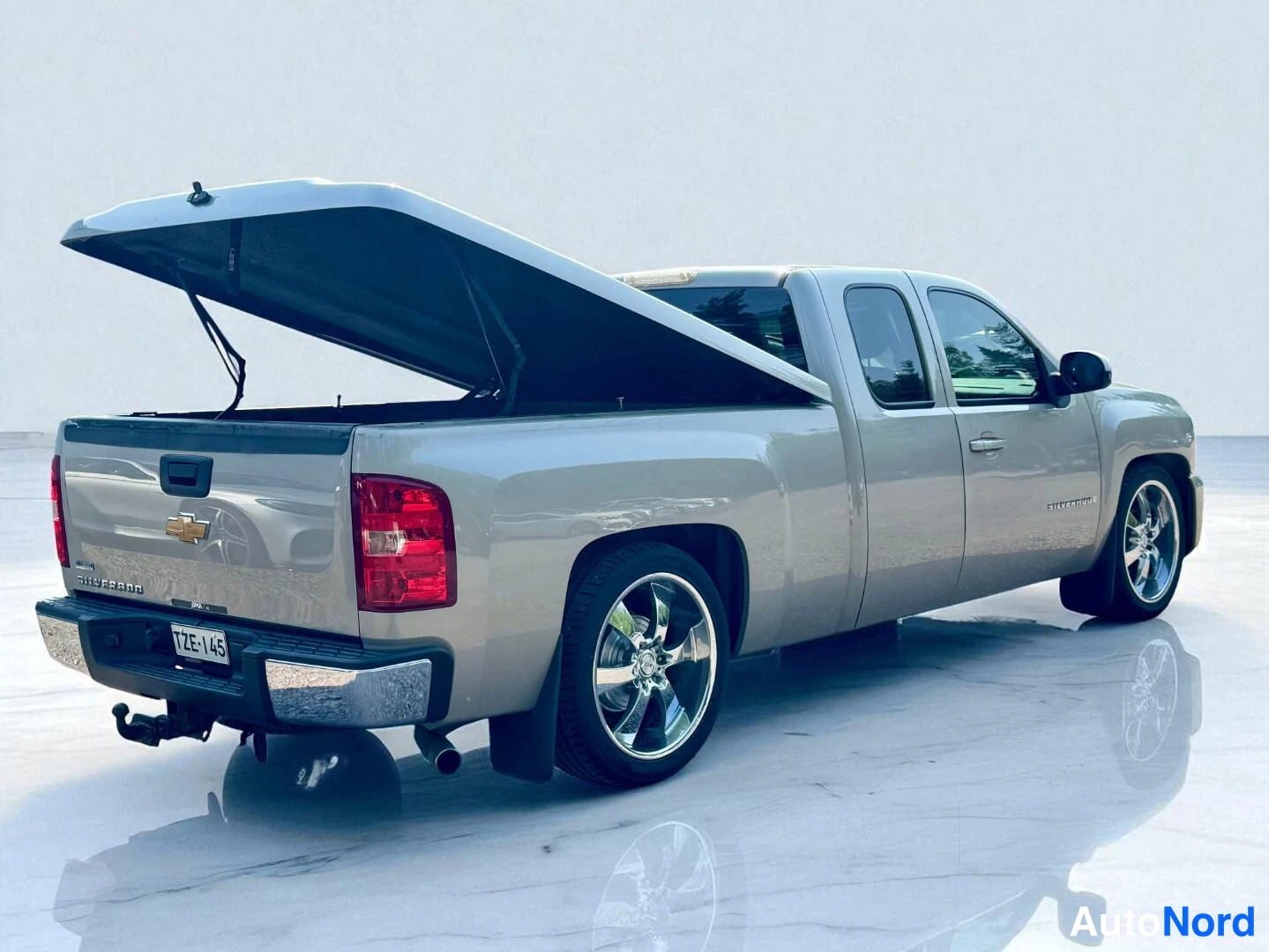 Beige Chevrolet Silverado 2008, kuva 8