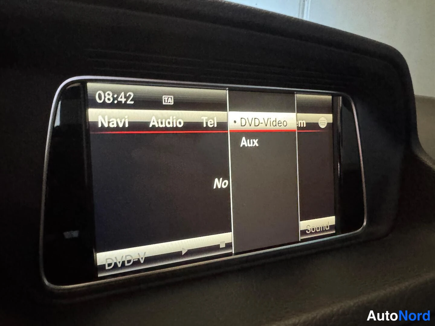 Harmaa Mercedes-Benz E 2014, yksityiskohta, kuva 17