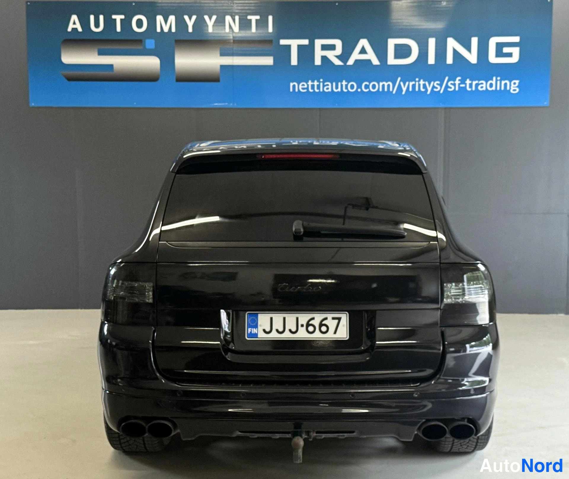 Musta Porsche Cayenne 2004, takaa, kuva 8