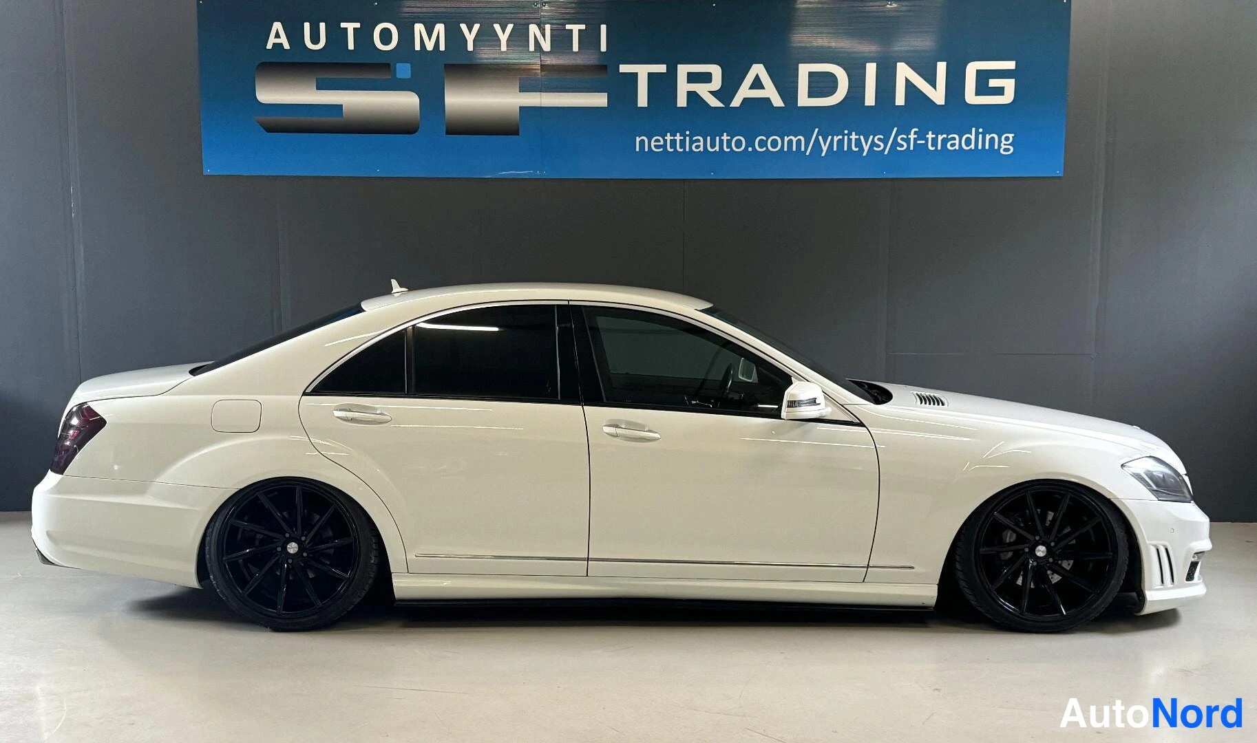 Valkoinen Mercedes-Benz S 2009, takaviisto, kuva 7