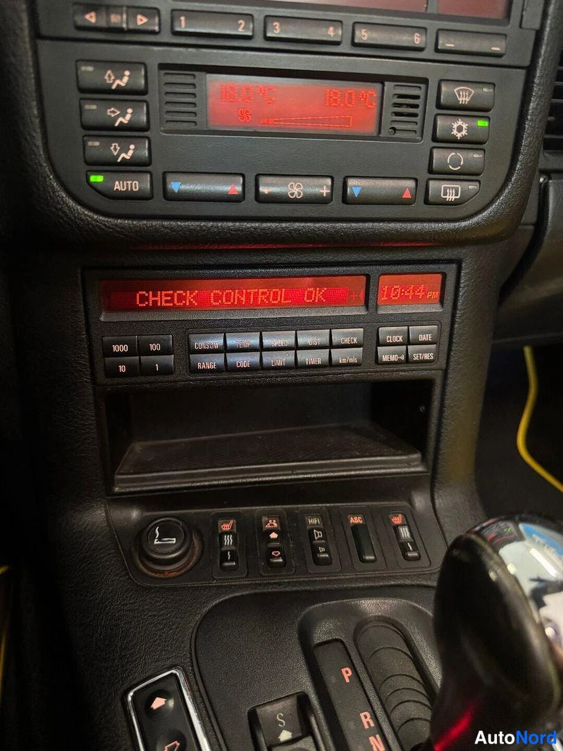 Musta BMW 328i 1998, ohjaamo, kuva 21