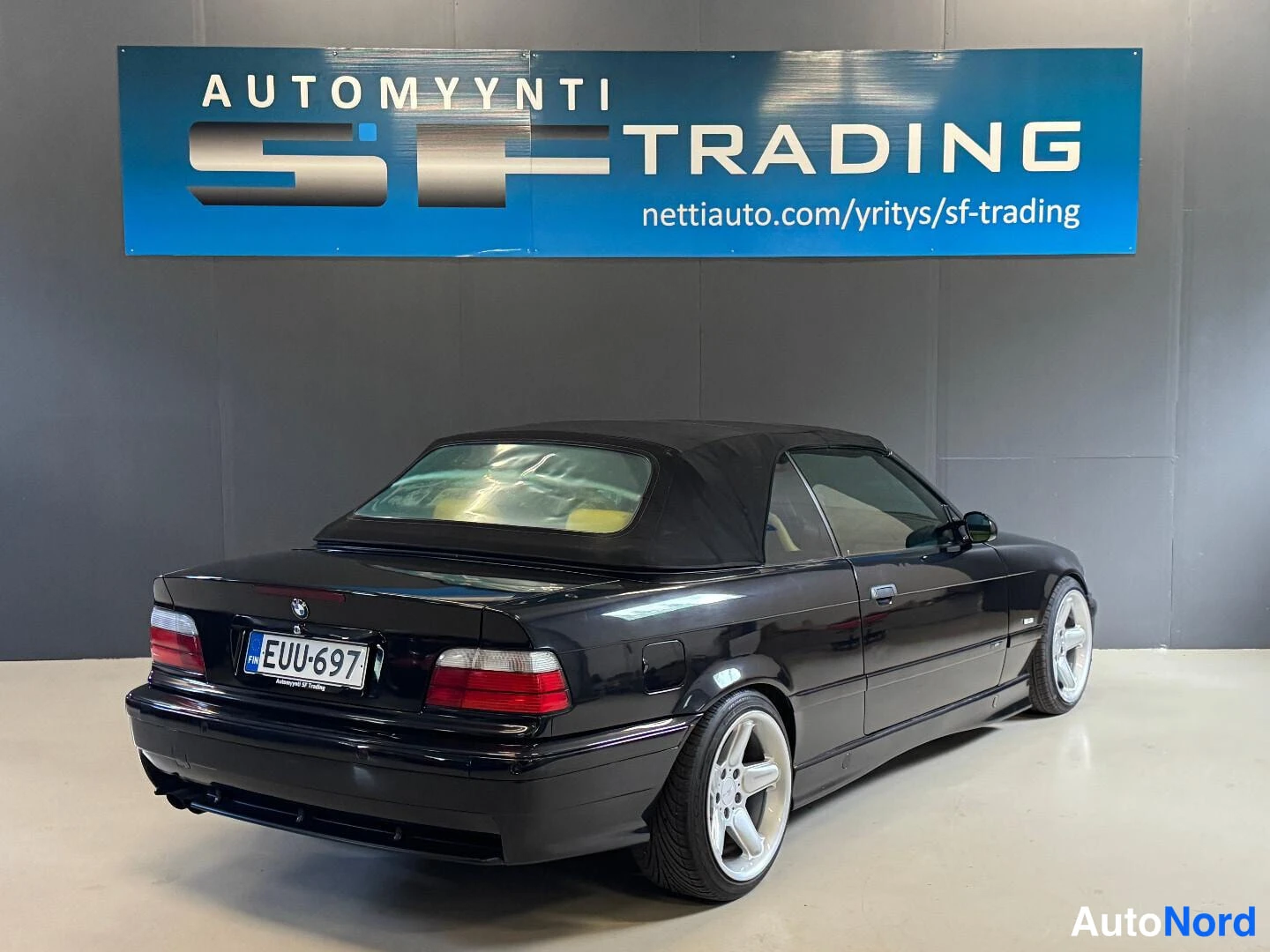 Musta BMW 328i 1998, takaviisto, kuva 14