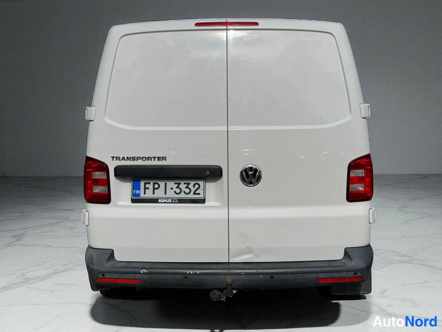 Valkoinen Volkswagen Transporter 2019, takaa, kuva 8
