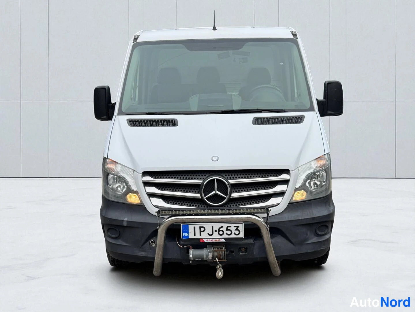 Valkoinen Mercedes-Benz Sprinter 2015, edestä, kuva 4