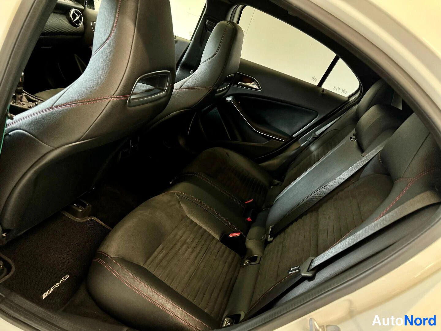 Valkoinen Mercedes-Benz A 2017, kuva 13