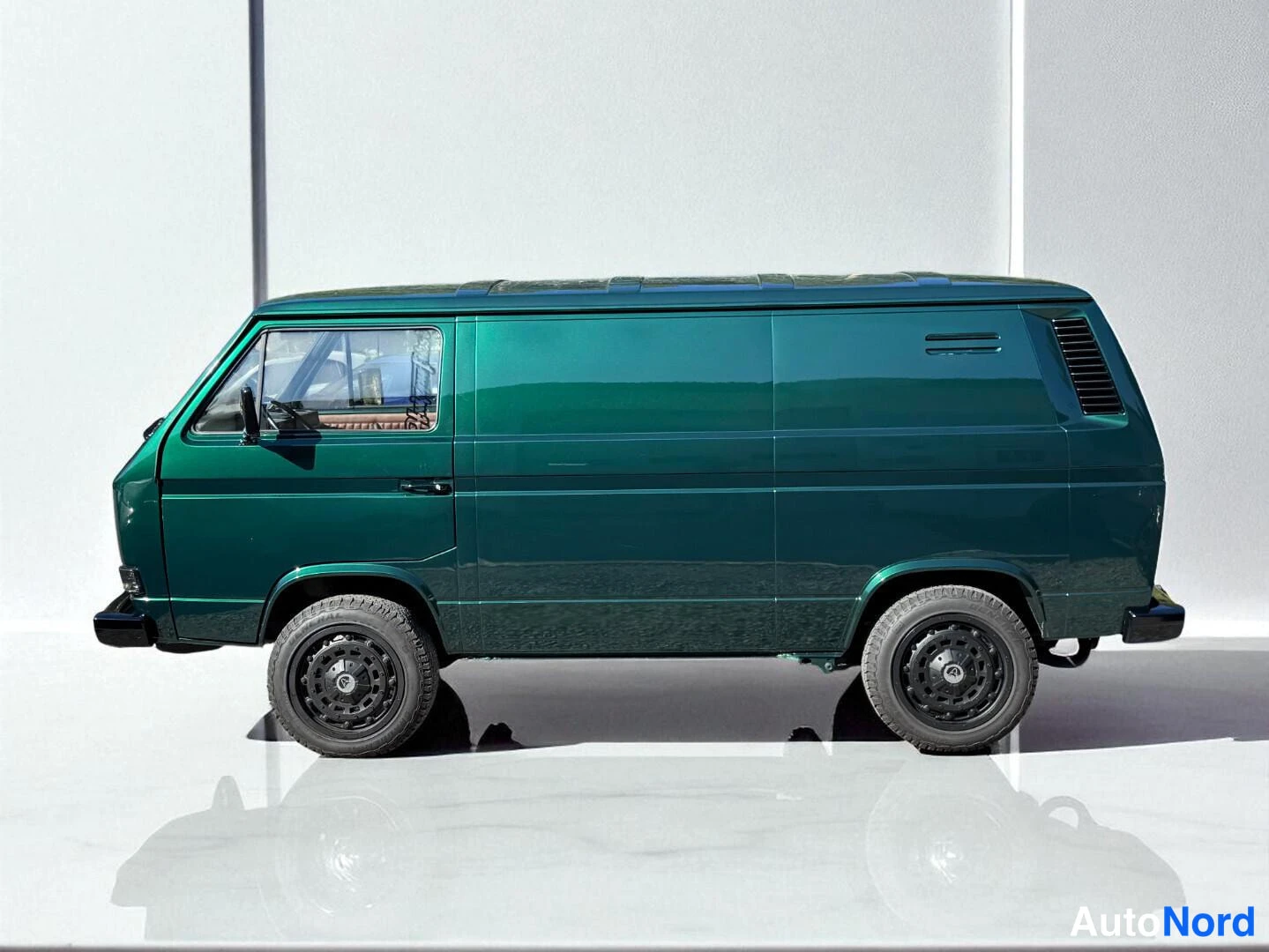 Vihreä Volkswagen Transporter 1984, kuva 8