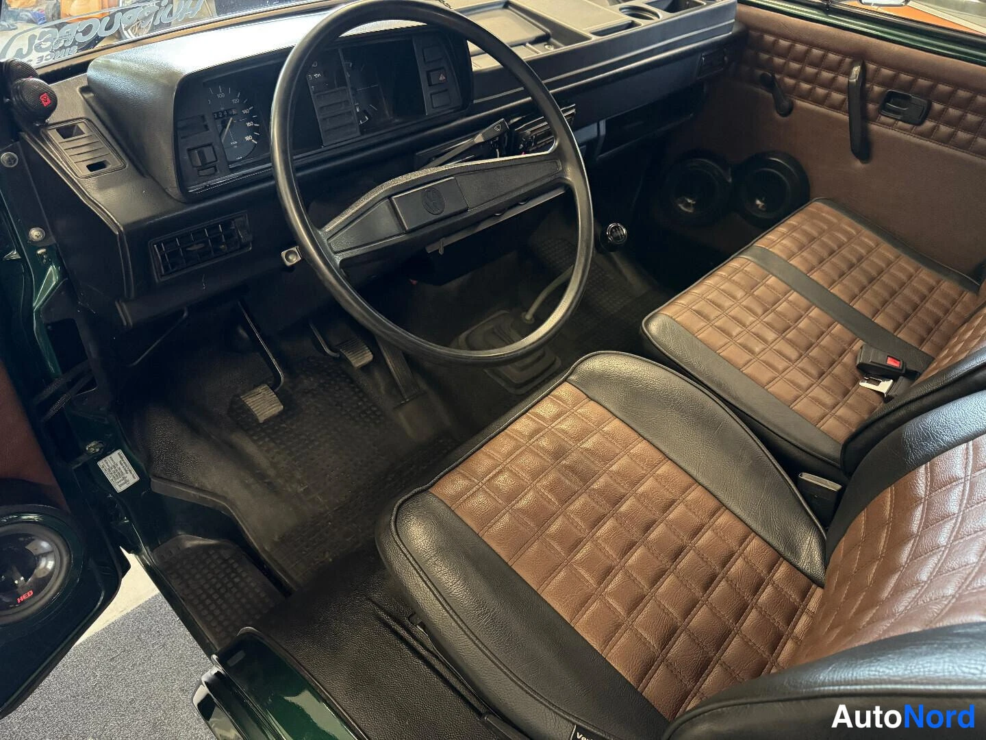 Vihreä Volkswagen Transporter 1984, kuva 20