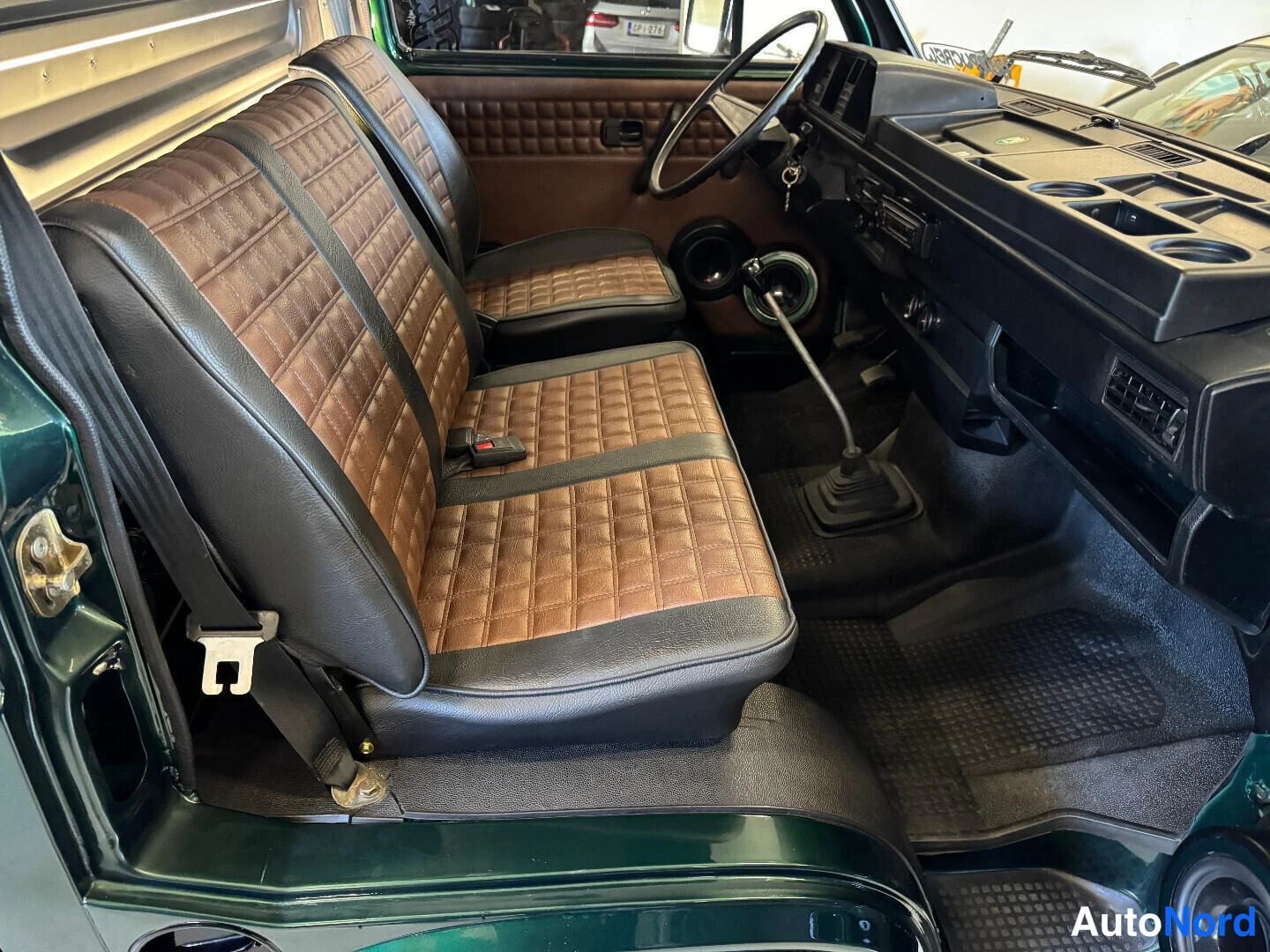 Vihreä Volkswagen Transporter 1984, kuva 21