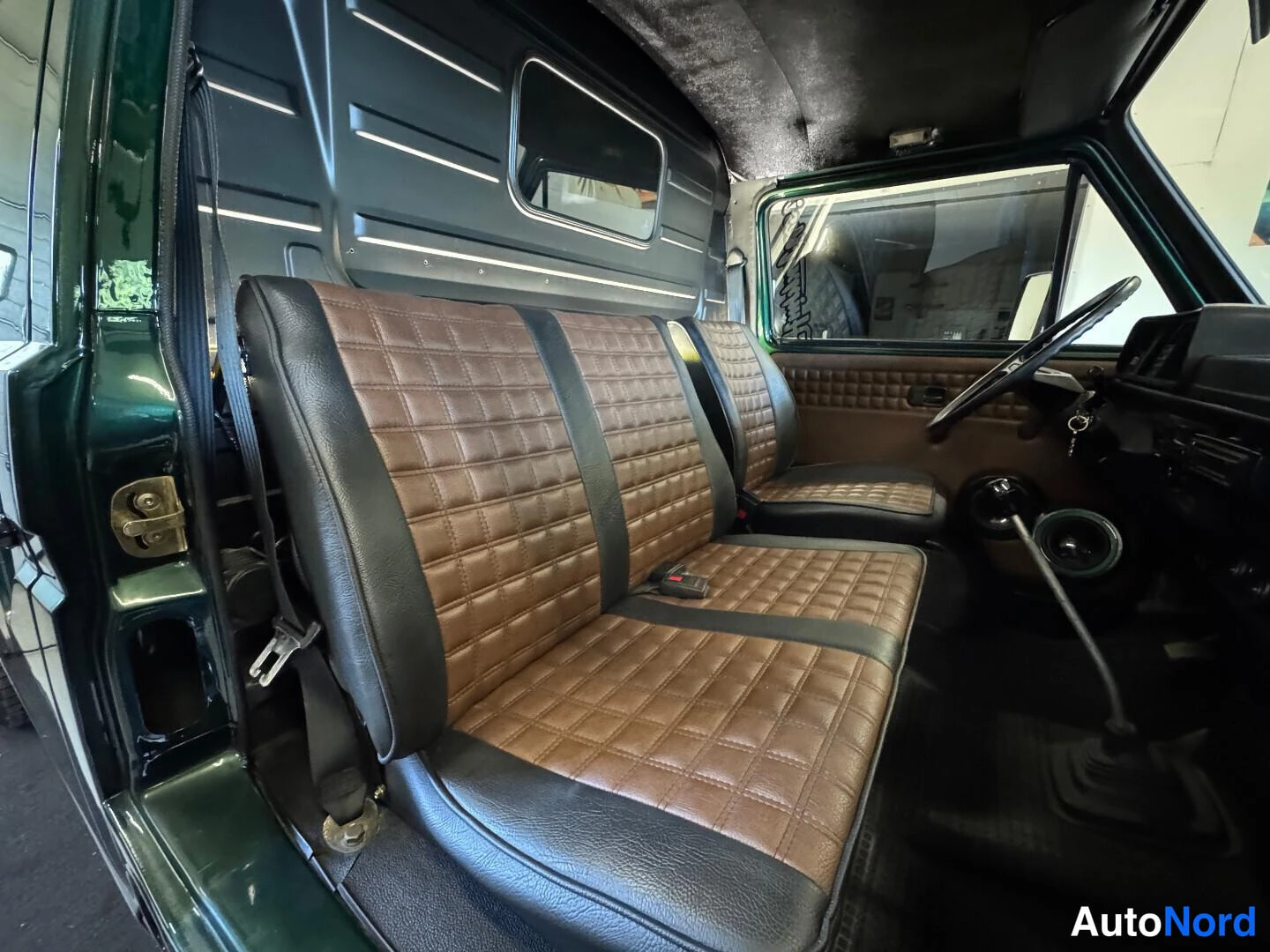 Vihreä Volkswagen Transporter 1984, kuva 22