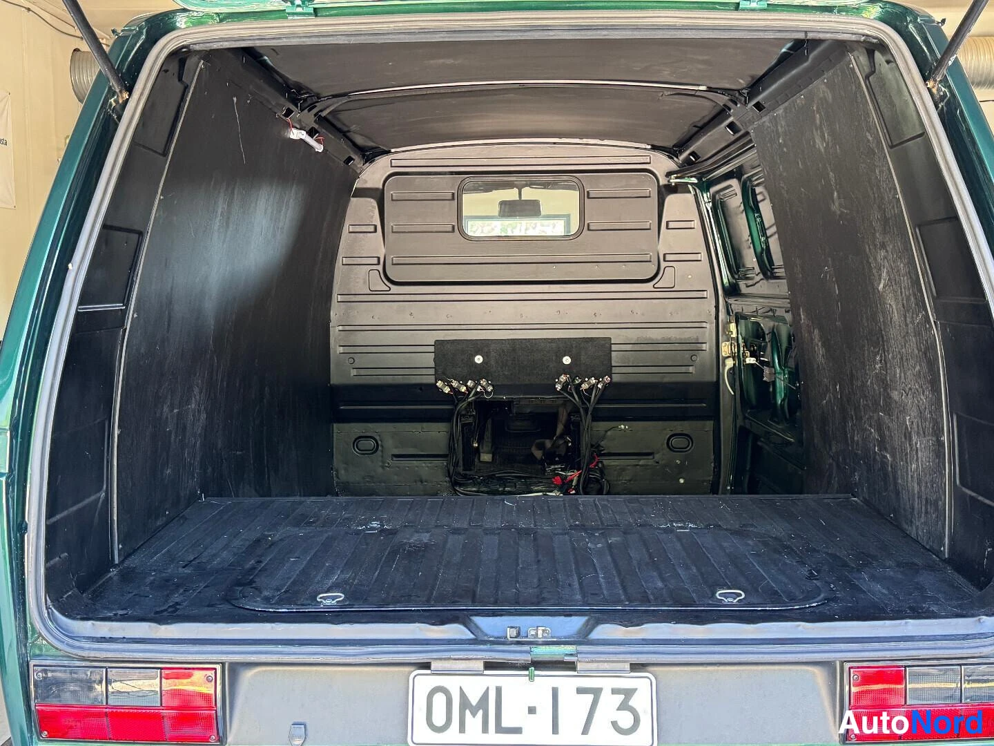 Vihreä Volkswagen Transporter 1984, kuva 23