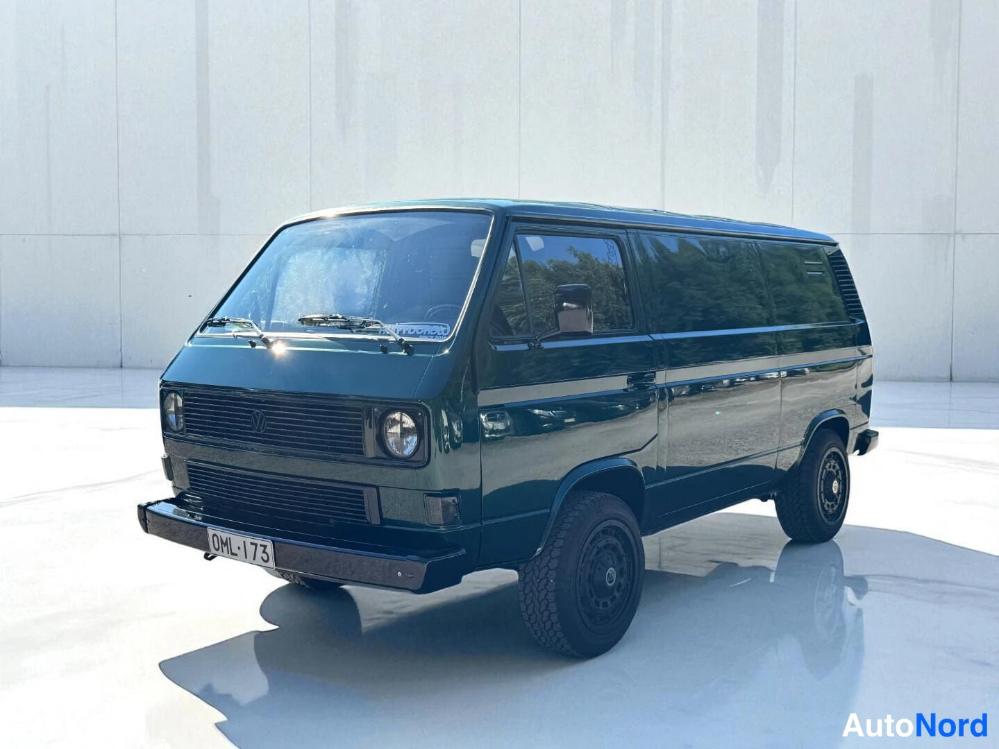 Vihreä Volkswagen Transporter 1984, kuva 3