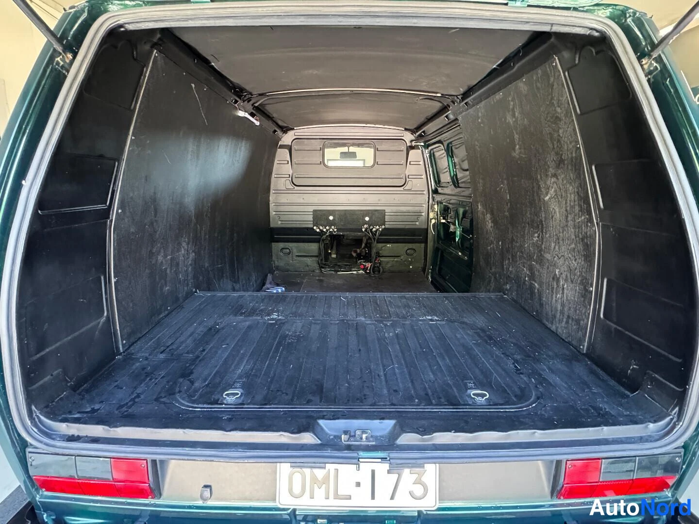 Vihreä Volkswagen Transporter 1984, kuva 24