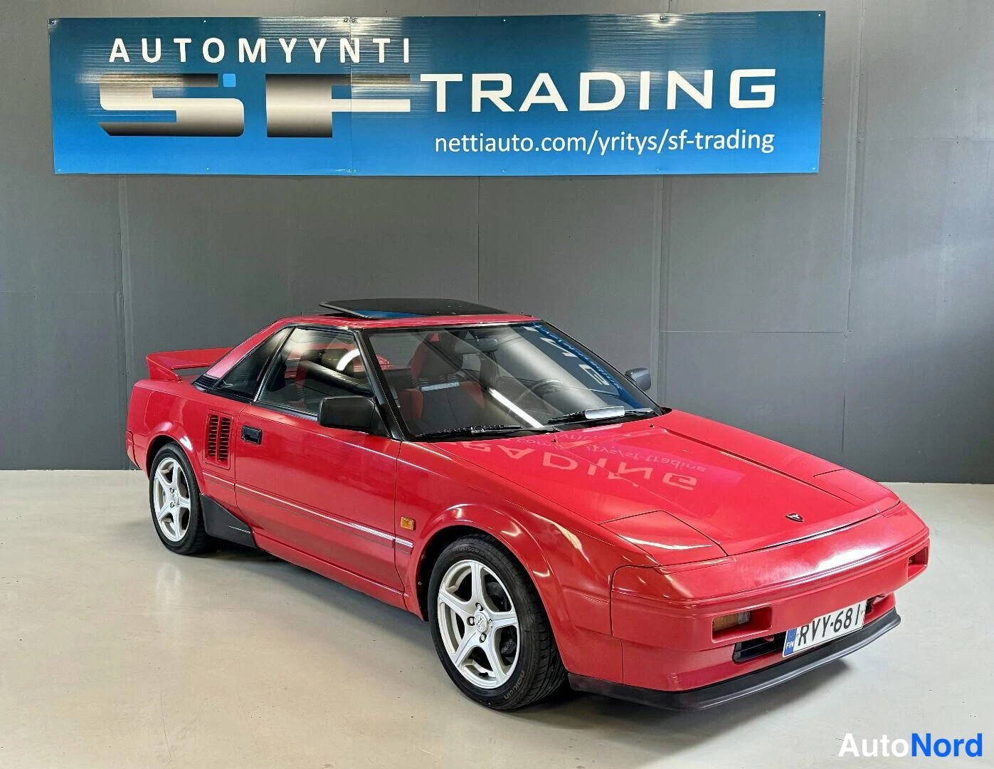 Punainen Toyota MR2 1986, kuva 2