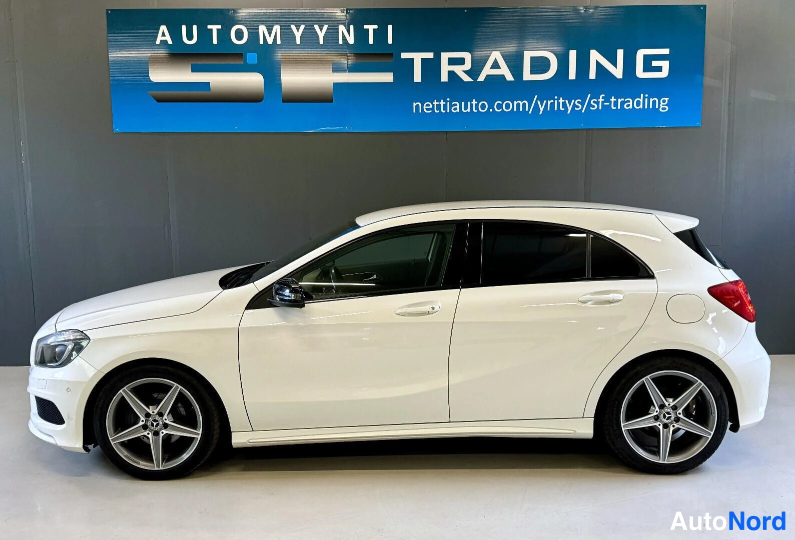 Valkoinen Mercedes-Benz A 2015, kuva 2