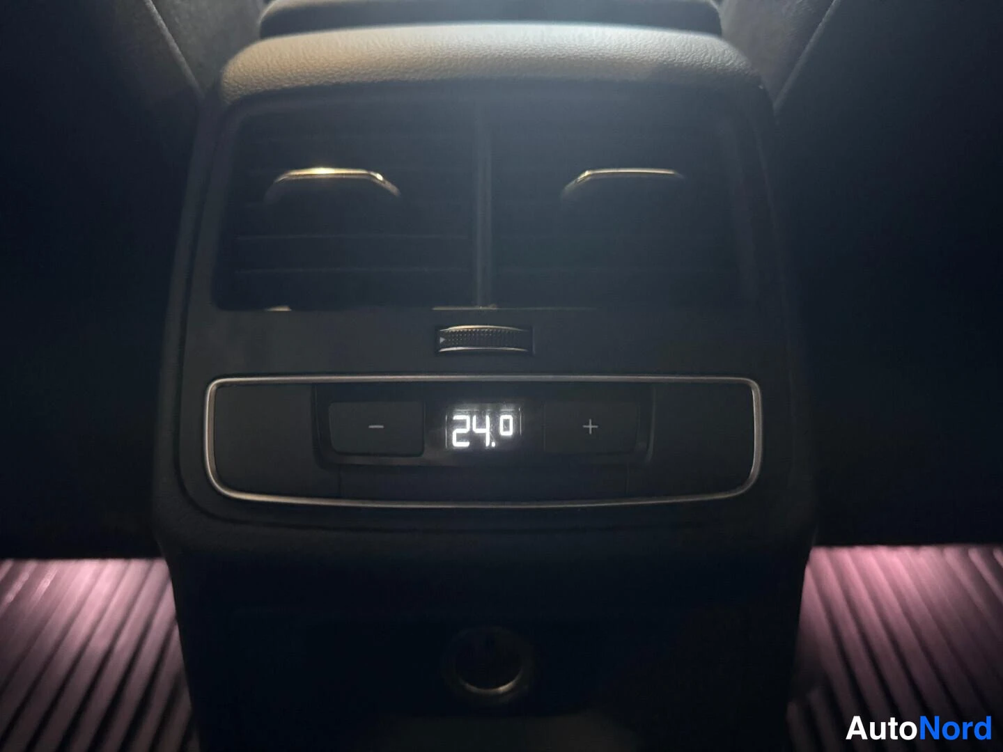 Musta Audi A4 2017, kuva 16