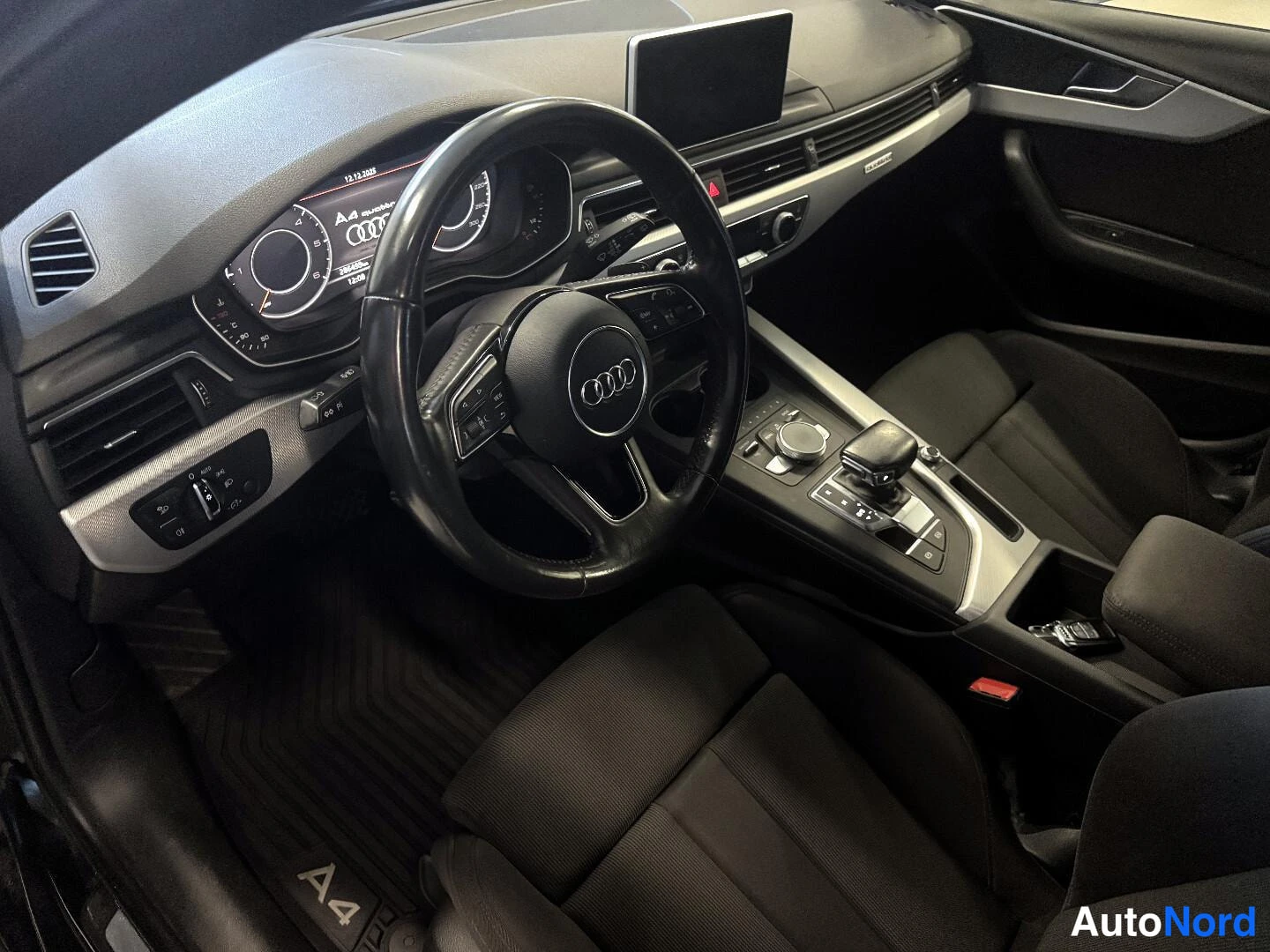 Musta Audi A4 2017, kuva 11
