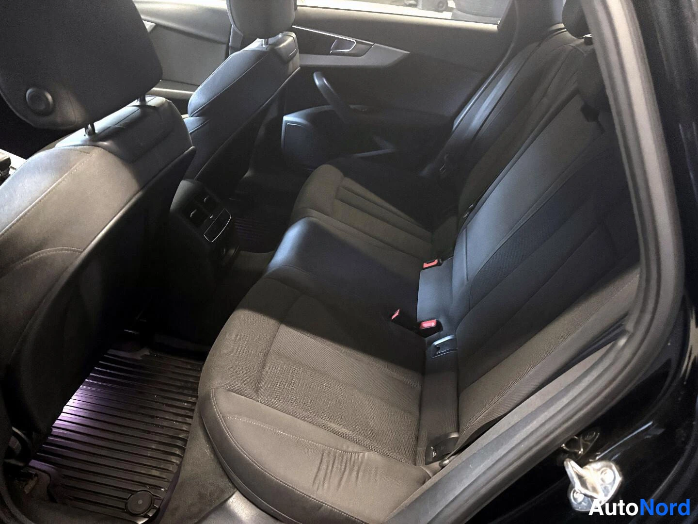 Musta Audi A4 2017, kuva 15