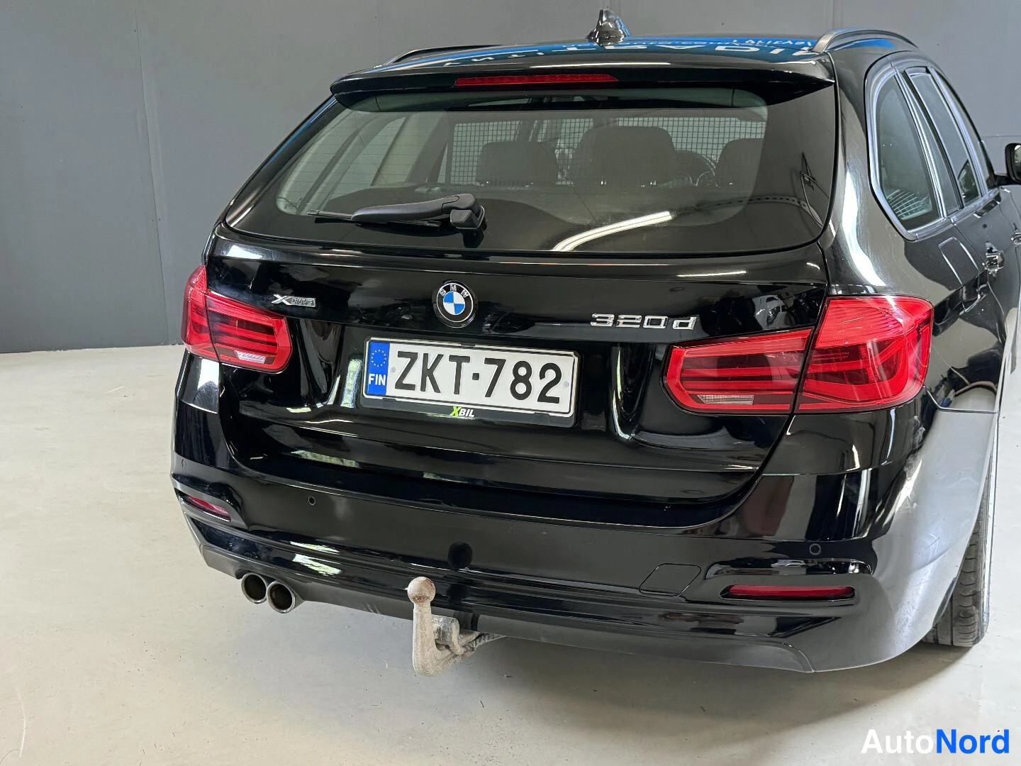 Musta BMW 320d xDrive 2016, kuva 8