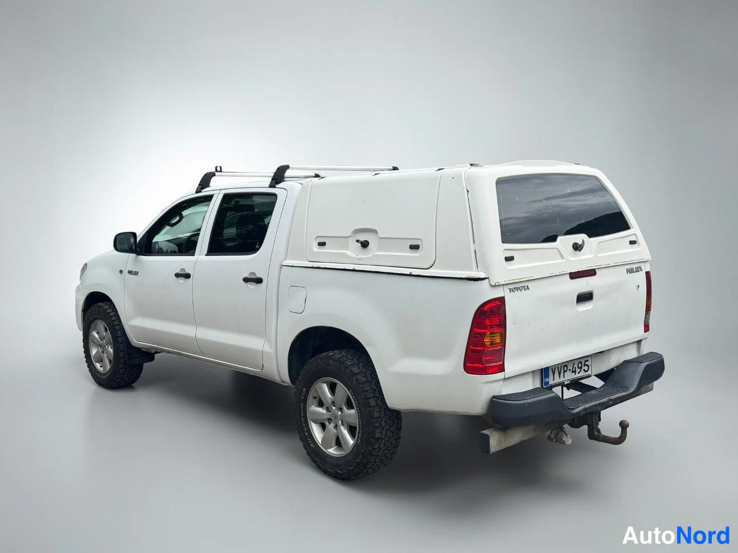 Valkoinen Toyota Hilux 2009, kuva 7