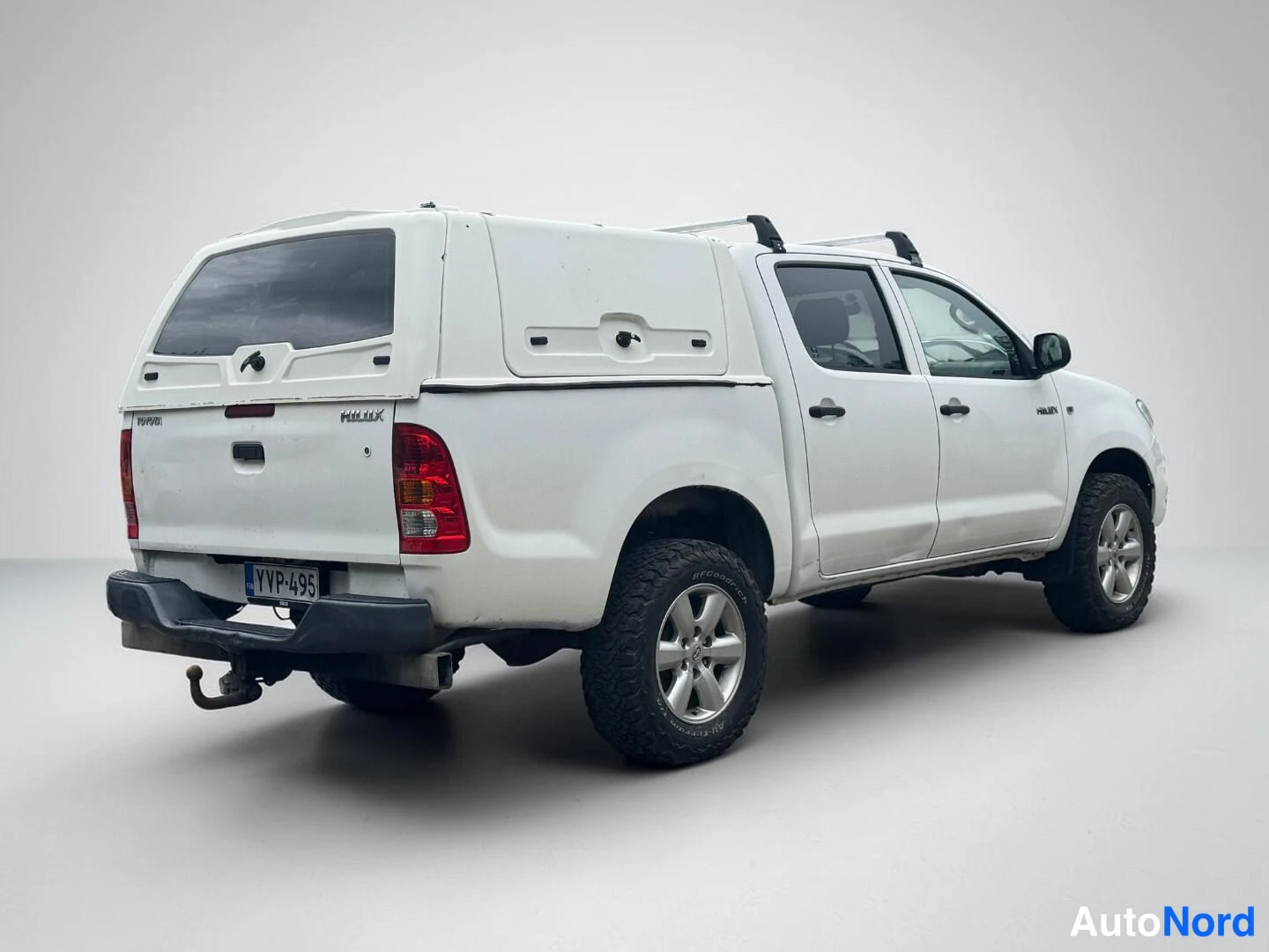 Valkoinen Toyota Hilux 2009, kuva 6