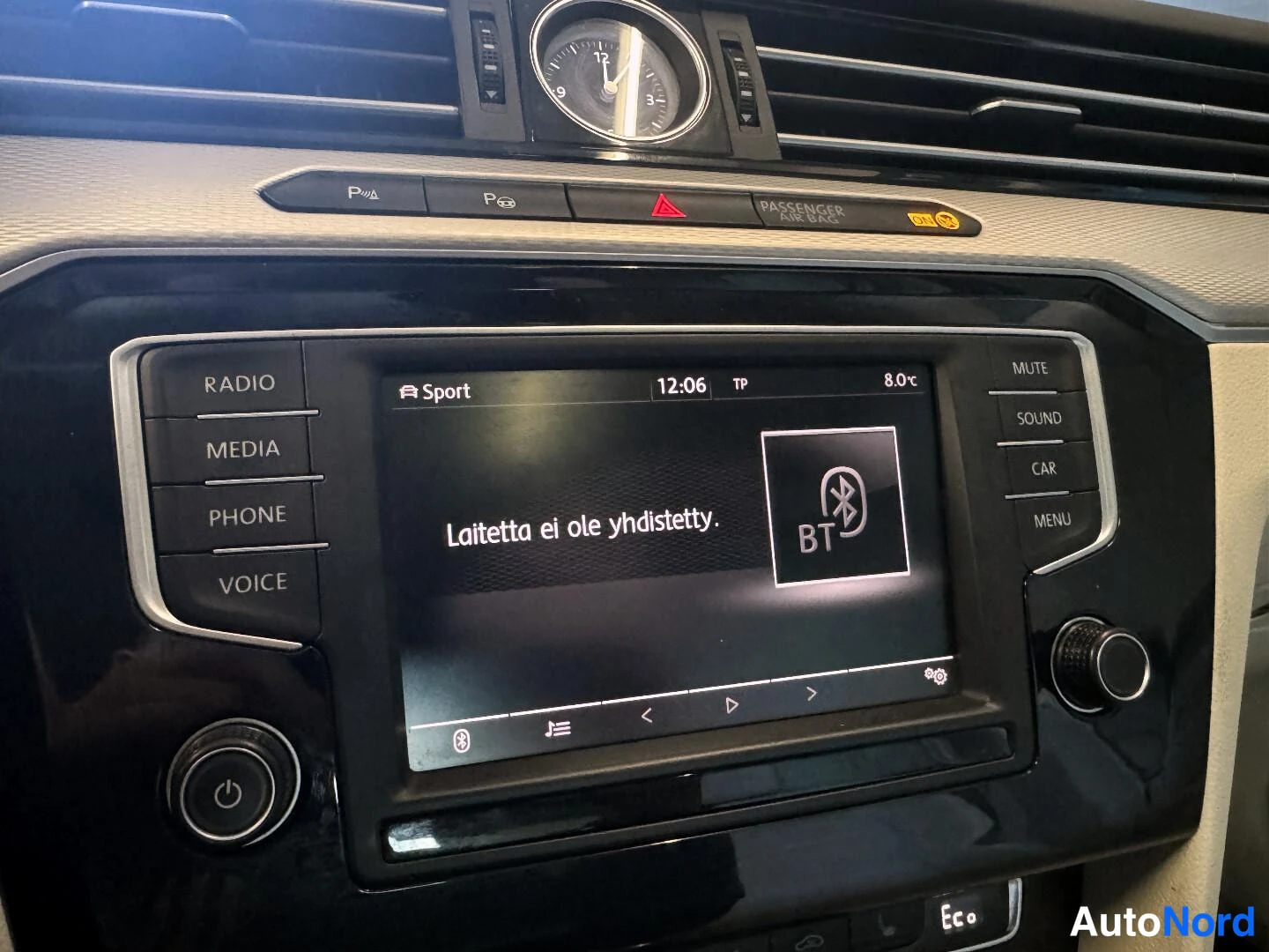 Musta Volkswagen Passat 2017, kuva 10