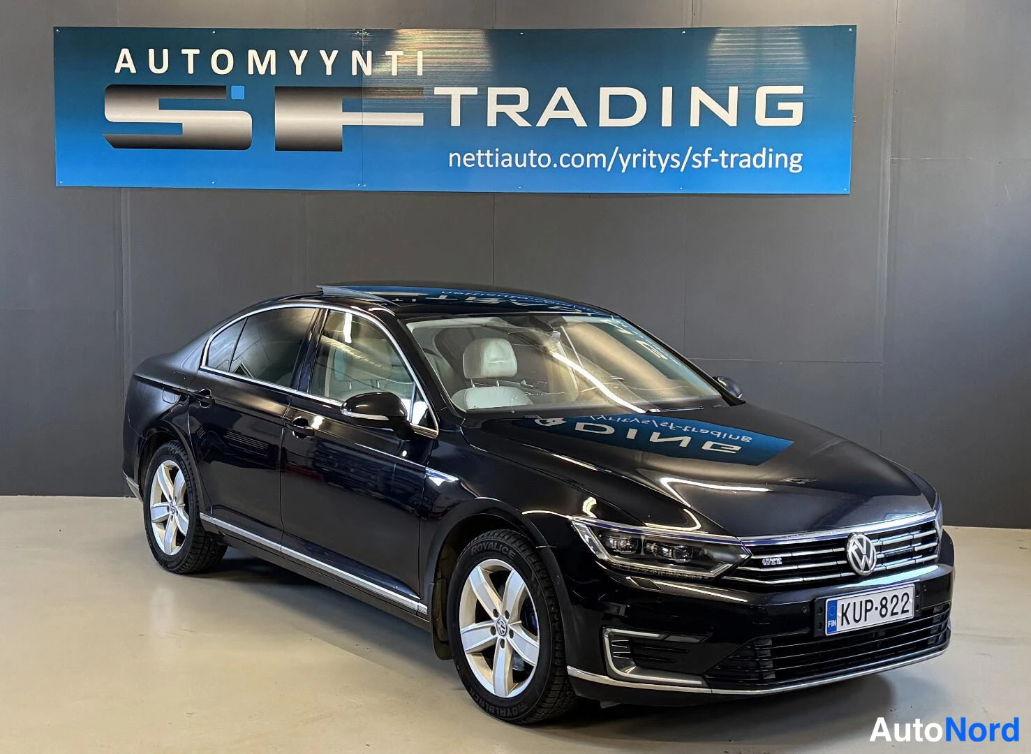 Musta Volkswagen Passat 2017, kuva 3