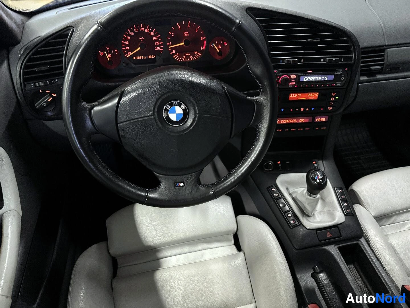 Sininen BMW 323i 1998, kuva 10