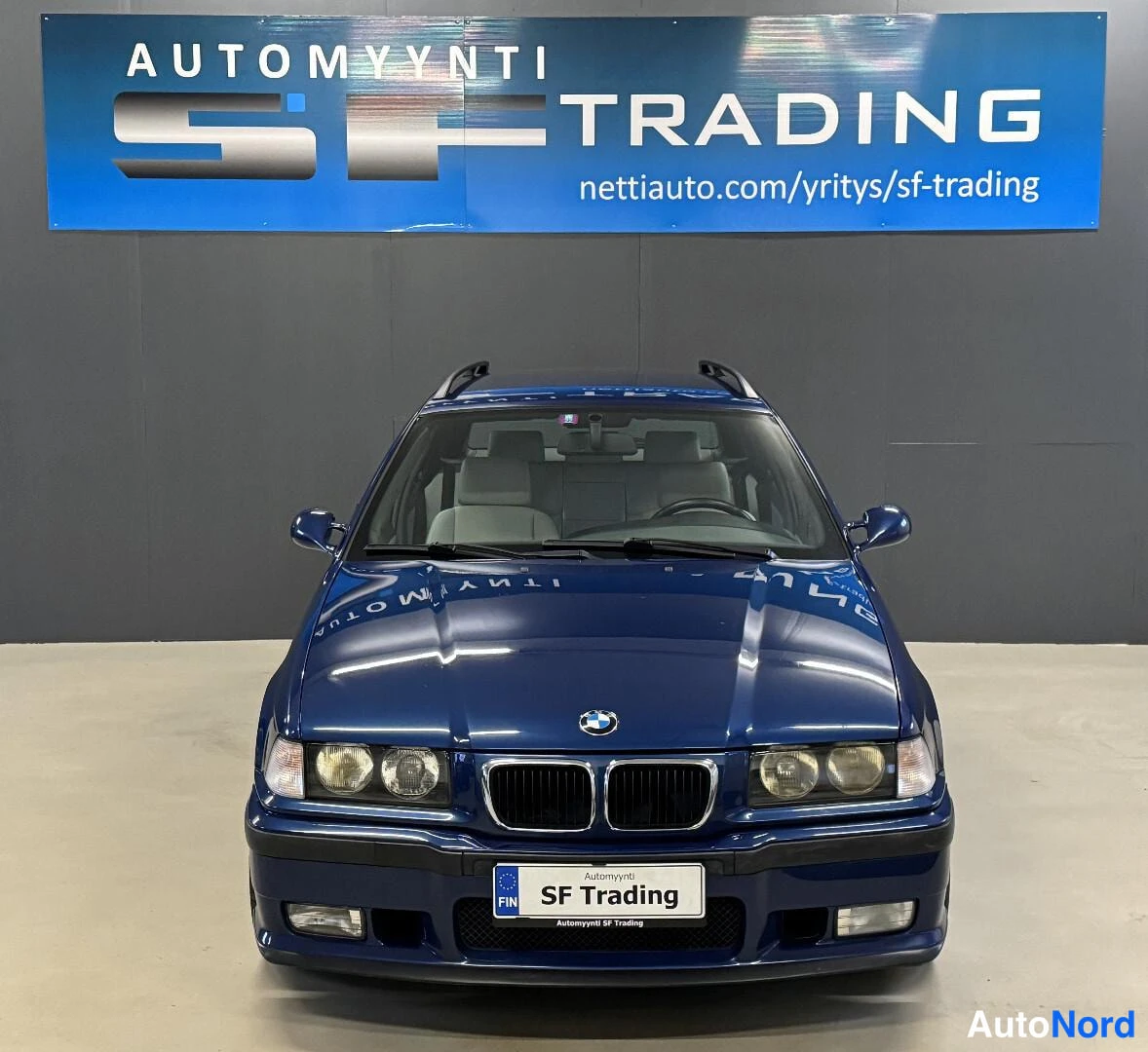 Sininen BMW 323i 1998, kuva 4